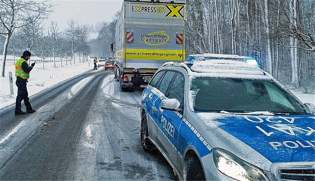 150 Unfälle wegen Schneeglätte
