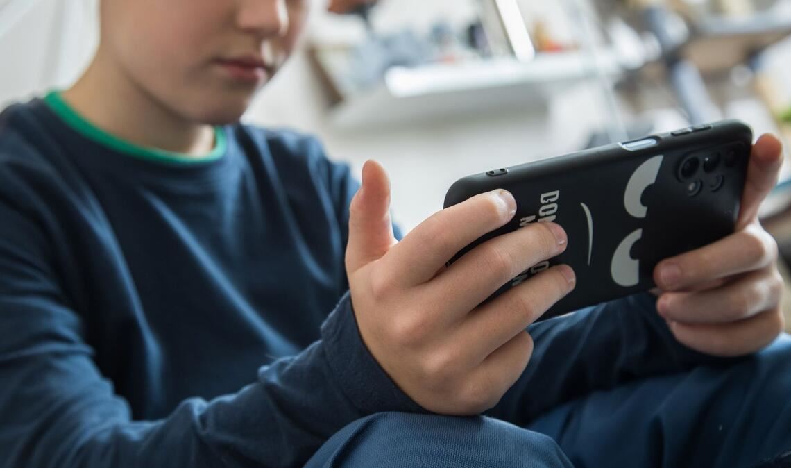 Zwischen Sucht und Sinn: Welcher Umgang mit dem Smartphone ist richtig?