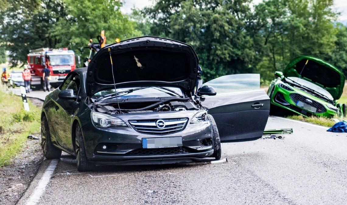 Zwischen Wurmberg und Wiernsheim ereignet sich ein schwerer Unfall. Foto: sdmg