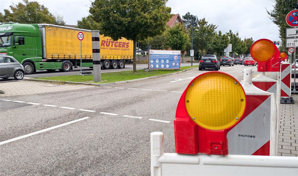 Zwischen der Einmündung zur Ötisheimer Straße und der Straße „Im Käppele“ wird der siebte und letzte Abschnitt der B10-Sanierung abgearbeitet werden. Foto: Steigleder