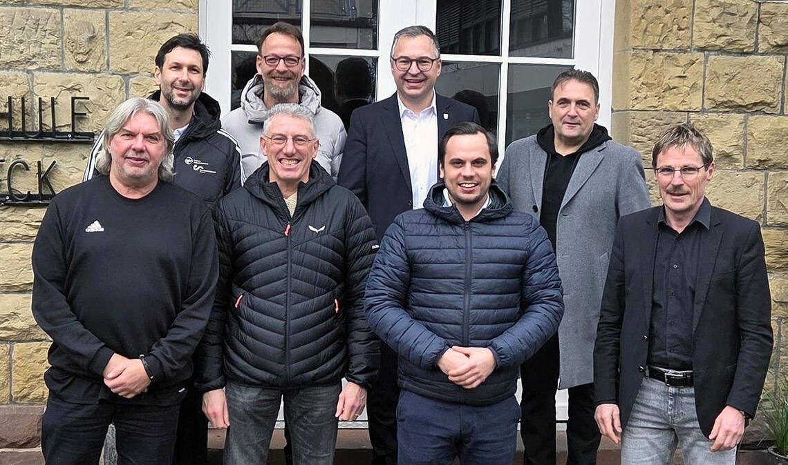 bfv-Geschäftsführer Sascha Döther und Felix Wiedemann, Nico Morast, Heiko Faber; vorne: Ronny Zimmermann, Carsten Lachenauer, Nico Morast und Jürgen Galm (v.li.). Foto: privat