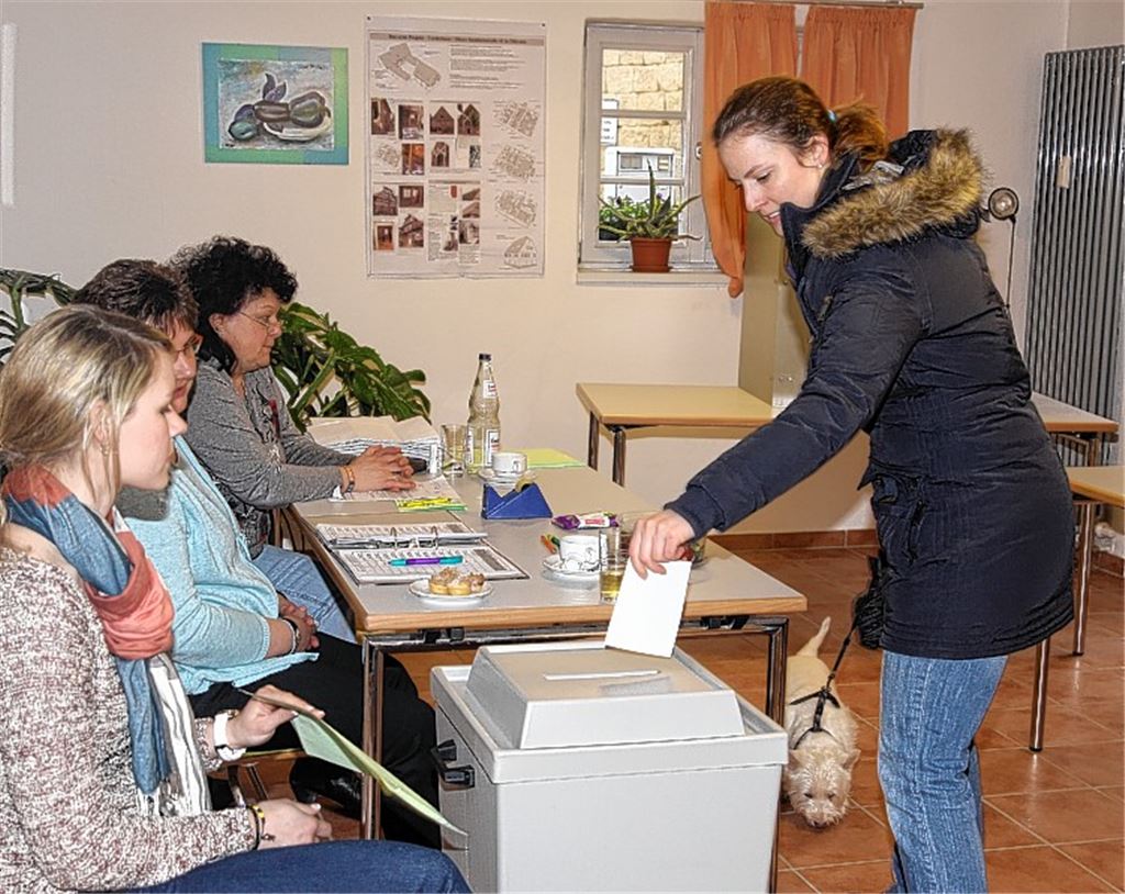 eim Bürgerentscheid in Ölbronn-Dürrn liegt die Wahlbeteiligung bei 52,6 Prozent. Fast 75 Prozent sprechen sich gegen einen Rathausneubau aus.