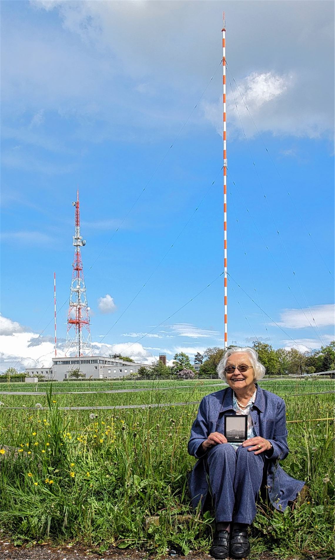 [[em]]Mai 2013:[[/em]] Dorothee Windmiller, die seit 1950 in ihrer Geburtsstadt Ulm lebt, ist im Alter von 84 Jahren zu „ihrem“ Sender zurückgekehrt. Ein Familienausflug zum Muttertag weckt Emotionen, die Erinnerungen an die Kindertage in Mühlacker werden wieder lebendig. 