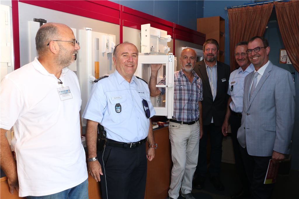 910_0008_133173_ts_Infomobil_Polizei_Einbruch_Innen