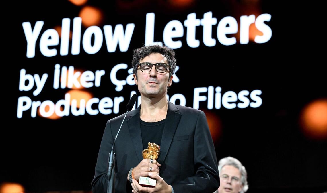 İlker Çatak hat den Goldenen Bären der Berlinale gewonnen mit „Gelbe Briefe“.